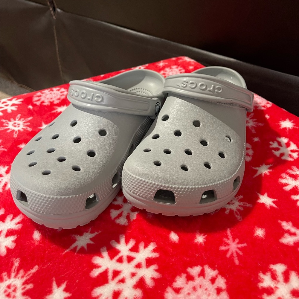 Crocs: gray, women’s size 9, men’s size 7 - Picture 3 of 3